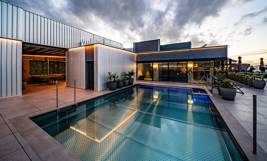 Image 2: DayPass con hamacas, sombrilla, cóctel y opción a almuerzo o Spa