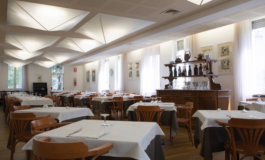 Image 17: Monticelli Terme: 1 o 2 notti con colazione o mezza pensione e terme