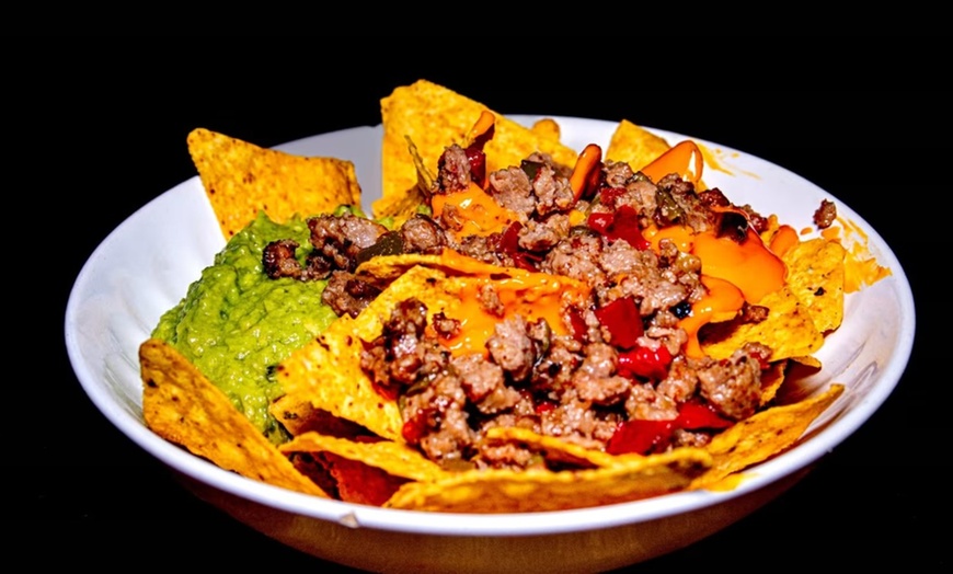 Image 10: Menú con hamburguesa o entrecot en tres ubicaciones a elegir