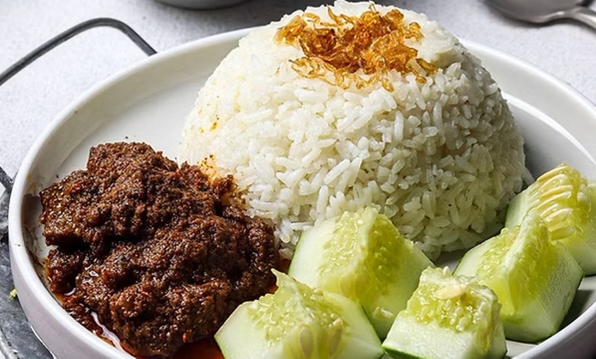 Image 3: Asian 3-Course Meal w/ Drink at Peninsula – £15 for One, £30 for Two
