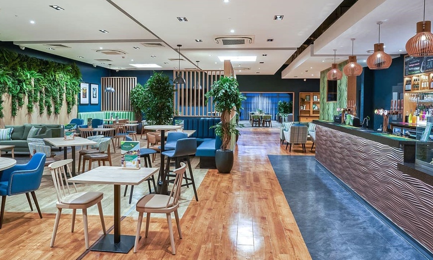 Image 8: Forest of Dean: Glamping Megapod for Four