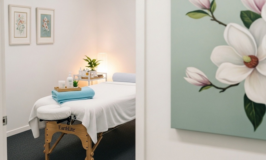 Image 2: One 60 or 90 Min Swedish Massage w/ Optional Hot stones & Aromatherapy