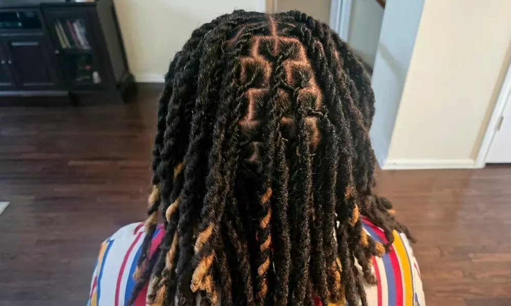 Shampoo & Loc Retwist or 2-Strand Microloc Establishment (Up to 6")