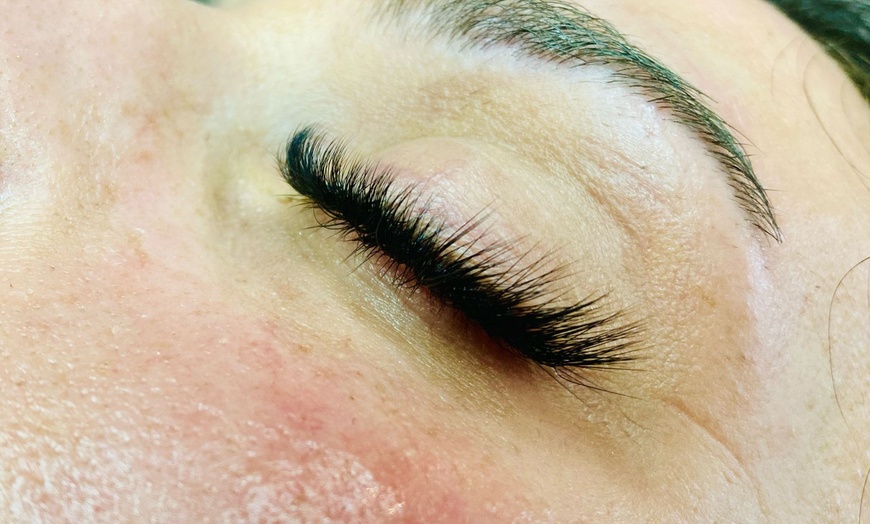 Image 3: Wimpernverlängerung mit 1D-2D, 3D- oder 4D-5D-Technik für 1 Person