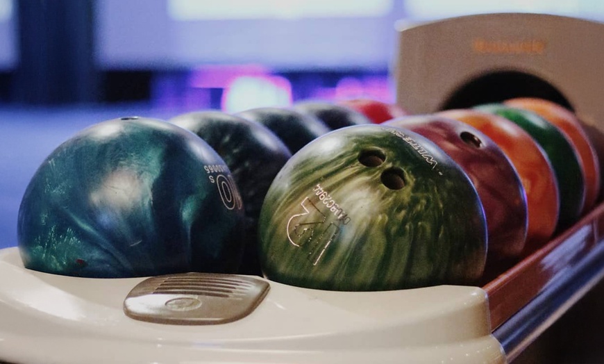 Image 2: 2h Bowling mit Leihschuhe opt. mit BBQ-All-you-can-eat bis zu 6 Pers. 