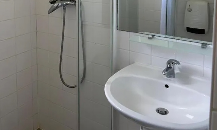 Image 13: Drôme : studio ou appartement avec piscine et sauna, pdj en option