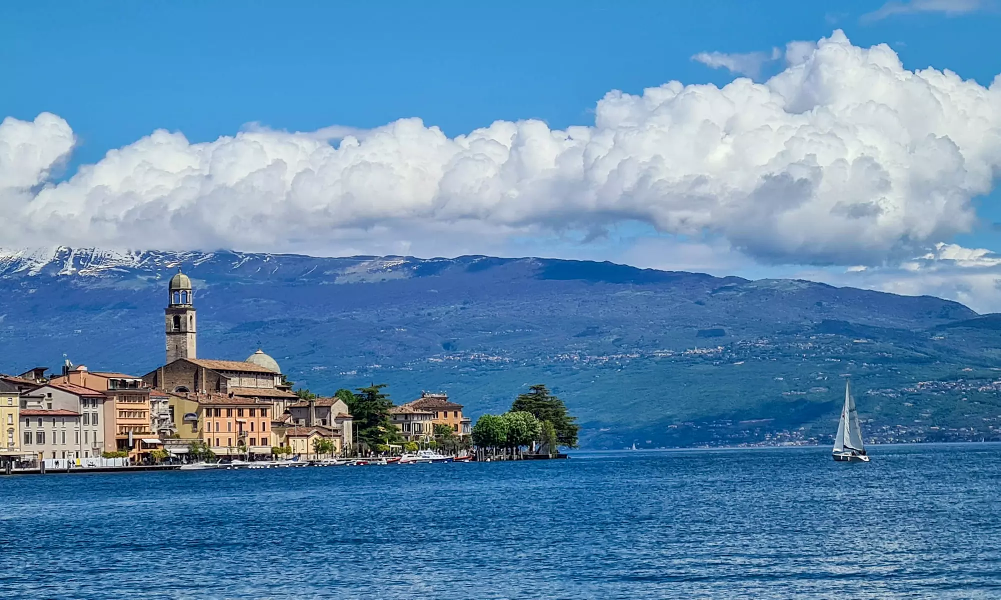 Lago di Garda: Soggiorno per 2 con colazione, cena, Spa e parcheggio
