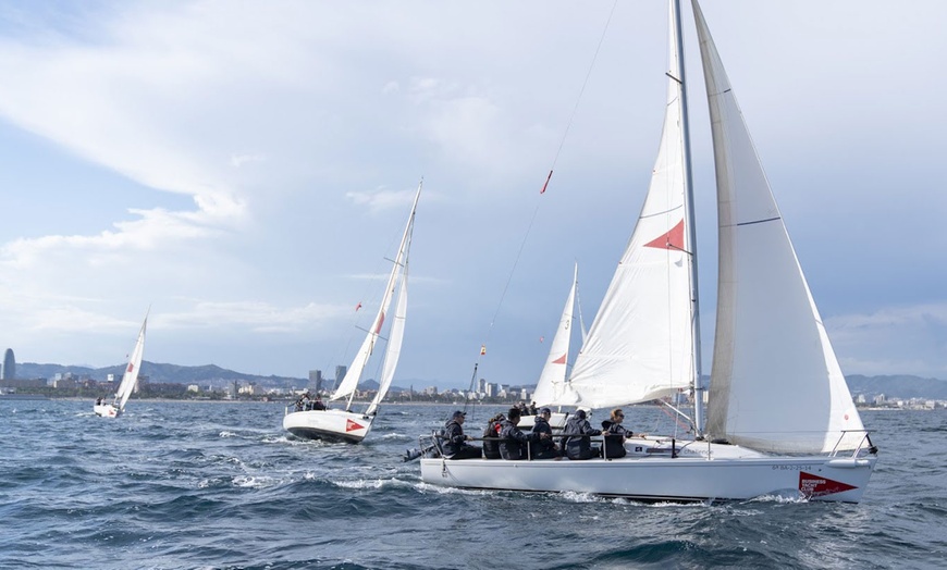 Image 8: Taller de navegación a vela por Barcelona para 1 o 2 personas