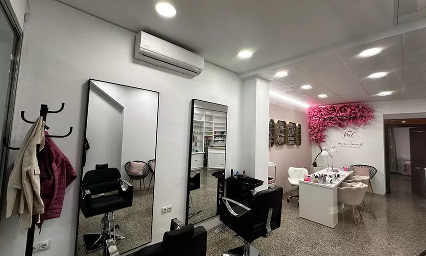 Image 5: 1 sesión de peluquería con lavado y corte con opción a tinte o mechas