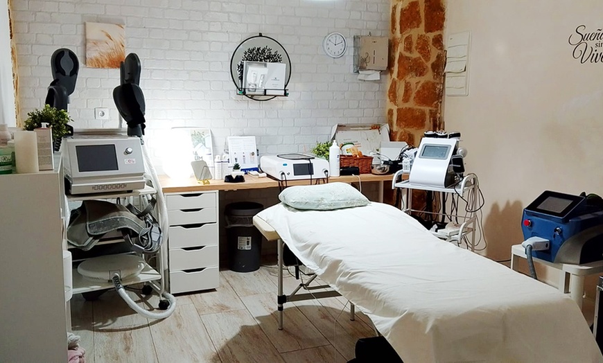 Image 2: Lifting y tinte de pestañas con opción a laminado y tinte de cejas