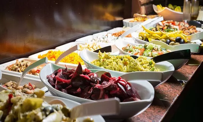 All-you-can-eat mit Fleischspießen, Vorspeisen & Desserts für 2 oder 4