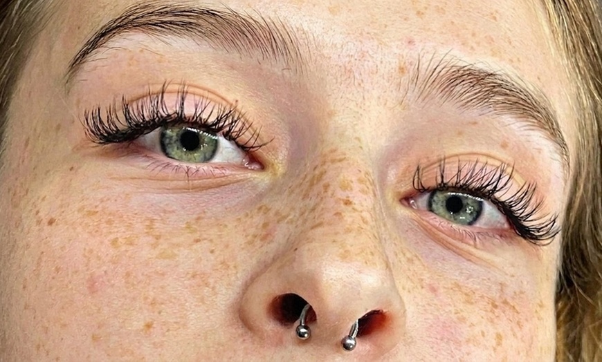Image 2: Full Set of Classic or Volume Eyelash Extensions with Two-Week Fill