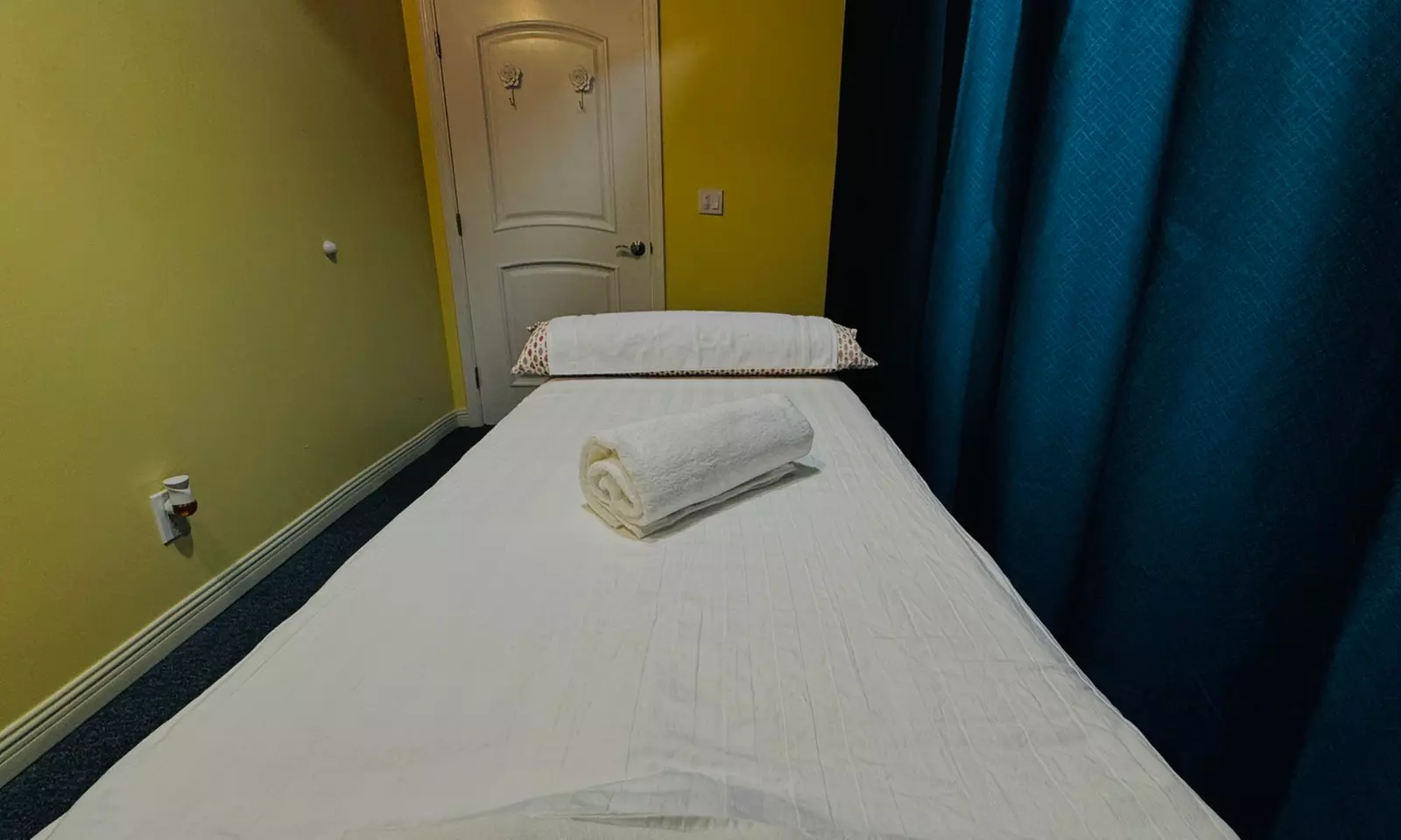 60, 90, or 120-Min Solo or Couple Massage + Aromatherapy & Hot Stone 