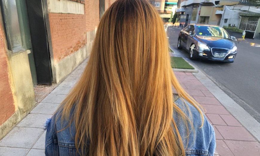 Image 2: Sesiones de peluquería con lavado, corte, peinado, tinte o mechas 