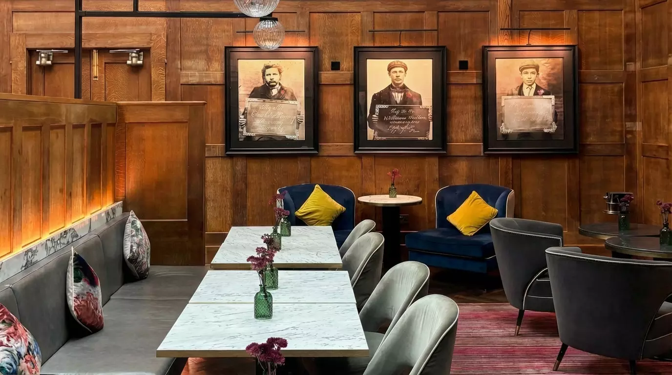 The Dixon Hotel: Romantic Valentine’s 3-Course Dining with Prosecco