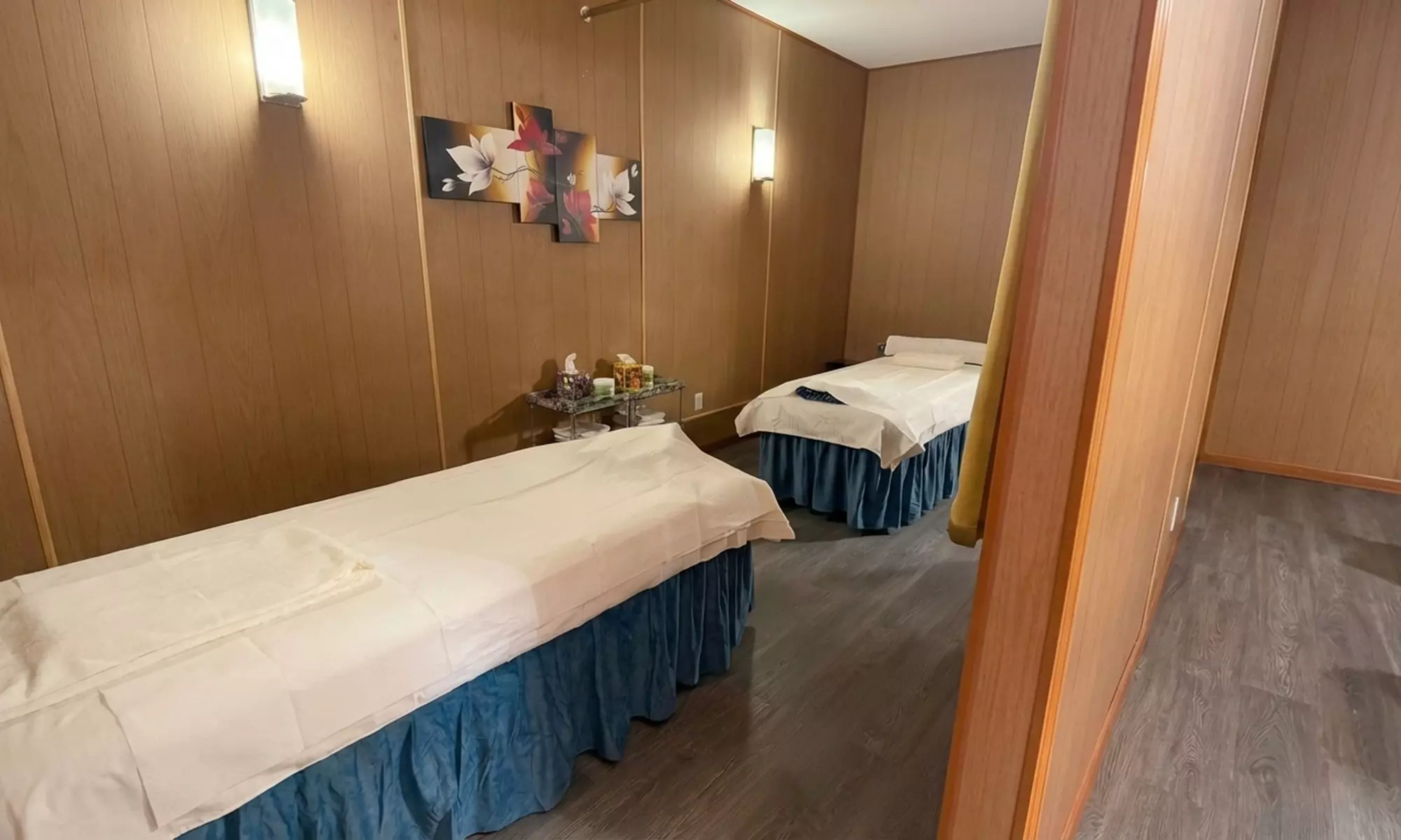 Melt Stress Away Together with a 60- or 90-Minute Couples Massage