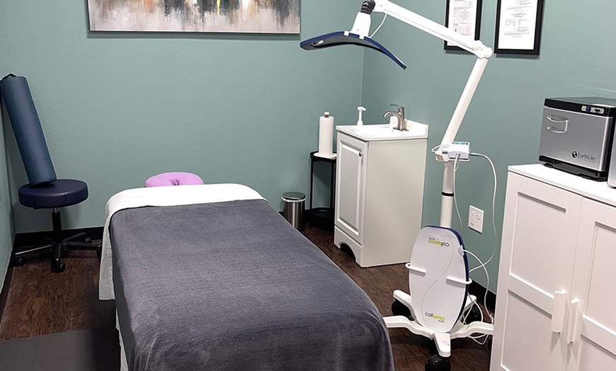 Image 1: Up to 65% Off on Deep Tissue Massage at Wavelength