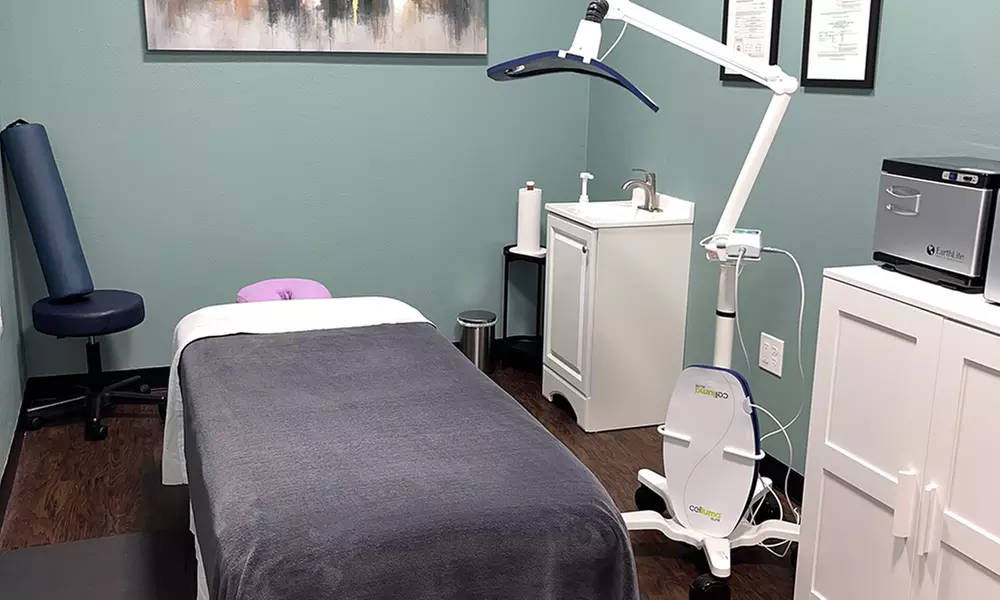 60-or 90-Min Massage w/ Aromatherapy, Contouring/Anti-Aging Treatment