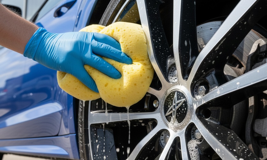 Image 2: Basic- oder Komplettaufbereitung inkl. Politur für 1 Pkw