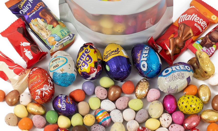 Image 5: One- or Two-Pack of Cadbury Easter Chocolate Pick and Mix 750g 