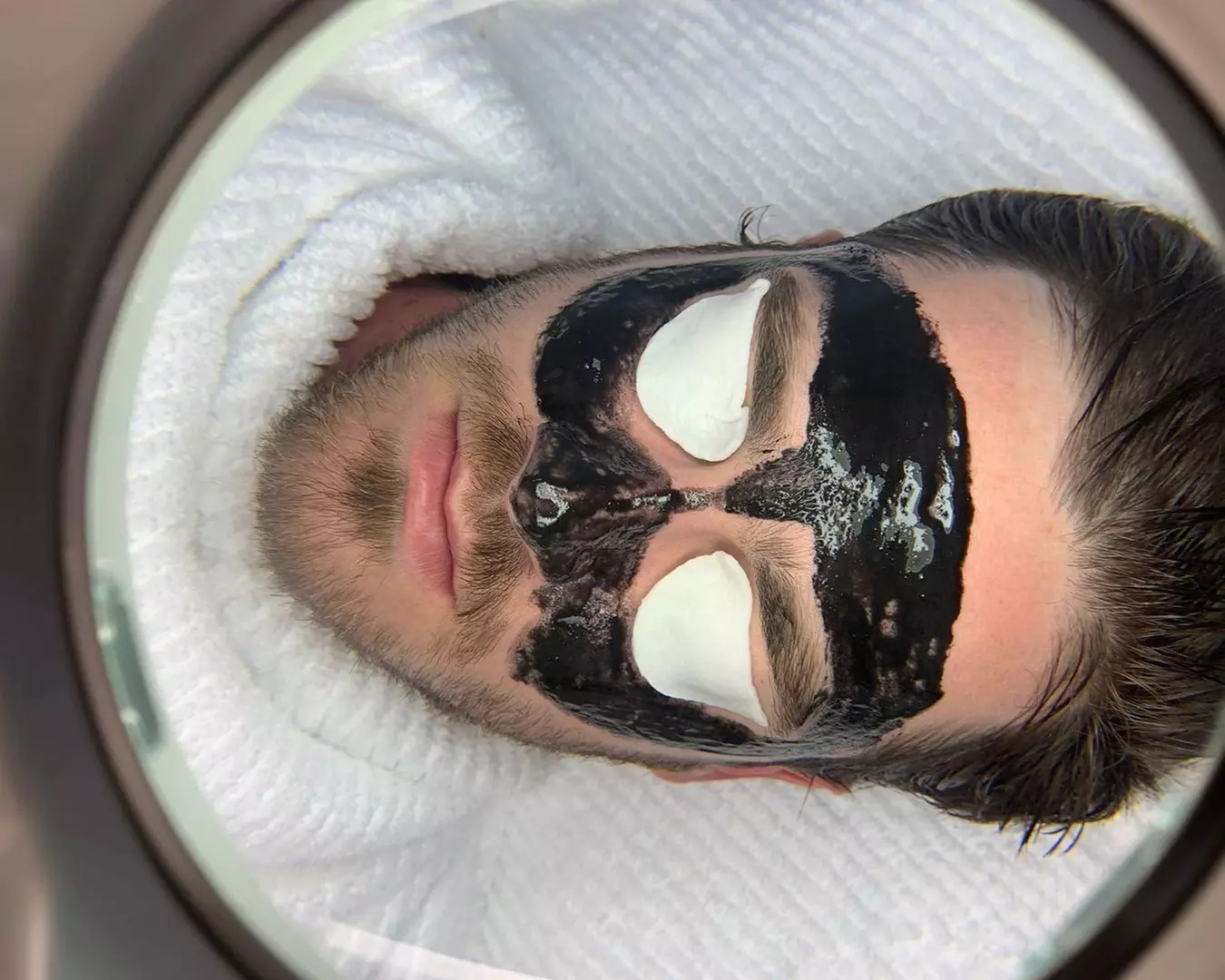 Up to 54% Off on Men's Facial at Salon Style Brazil - Second Medium