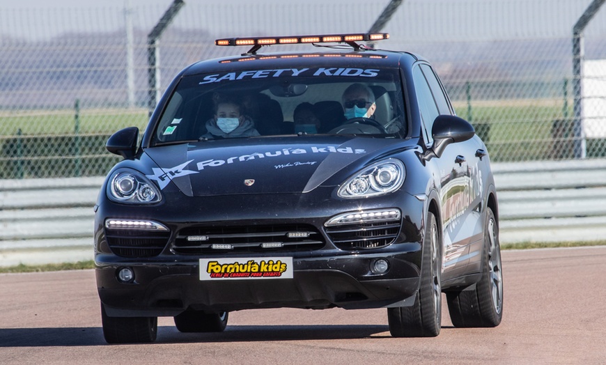 Image 3: Stage de conduite à Formula Kids Alès circuit Pôle Mécanique Karting