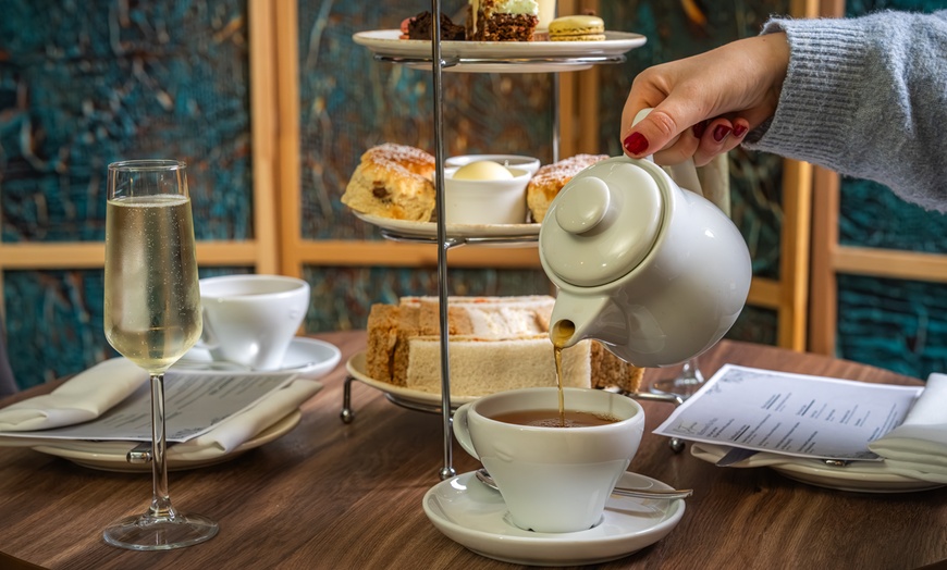 Image 8: Enjoy Sparkling or Traditional Afternoon Tea for 2 or 4