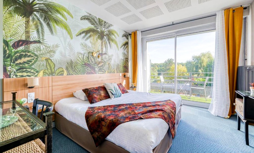 Image 1: Proche Nancy : 1 ou 2 nuits chambre double avec PDJ, verre et dîner