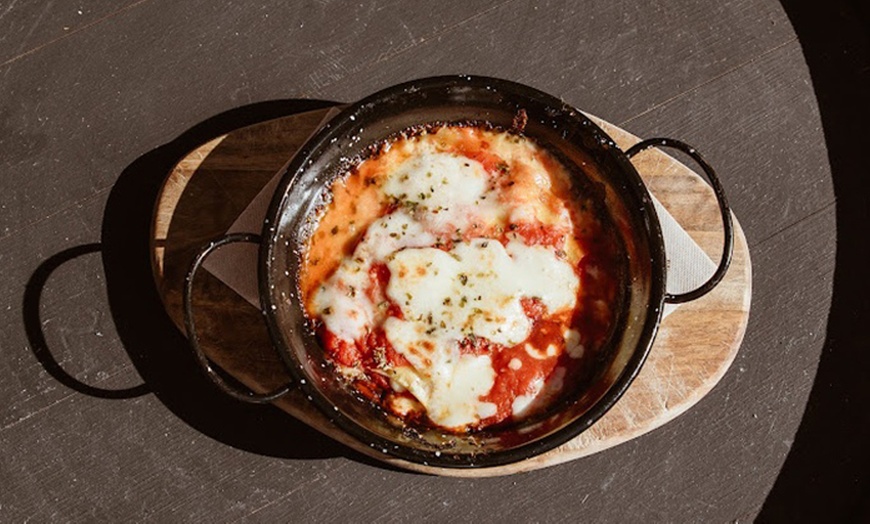 Image 7: Menú de pizzas para 2 o 4 personas con entrantes y bebidas