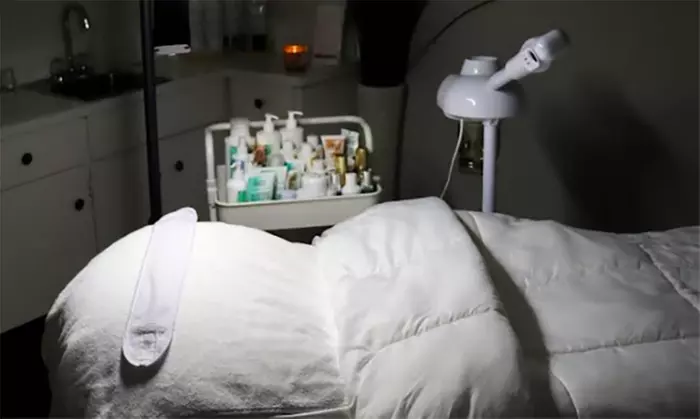 Luxury 1,2 or 3 60-Minute Chemical Peel or Signature Facials