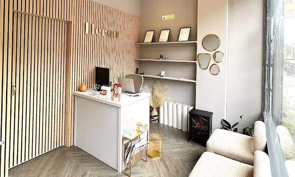 Deep Cleanse, Hydrate & Glow with One or Three HydraFacials using Medical-Grade Serums (Up To 72% Off) - Image 5