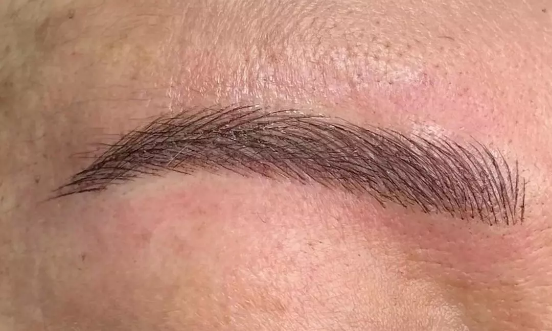 Microblading-Behandlung, optional mit  Touch-up für 1 Person