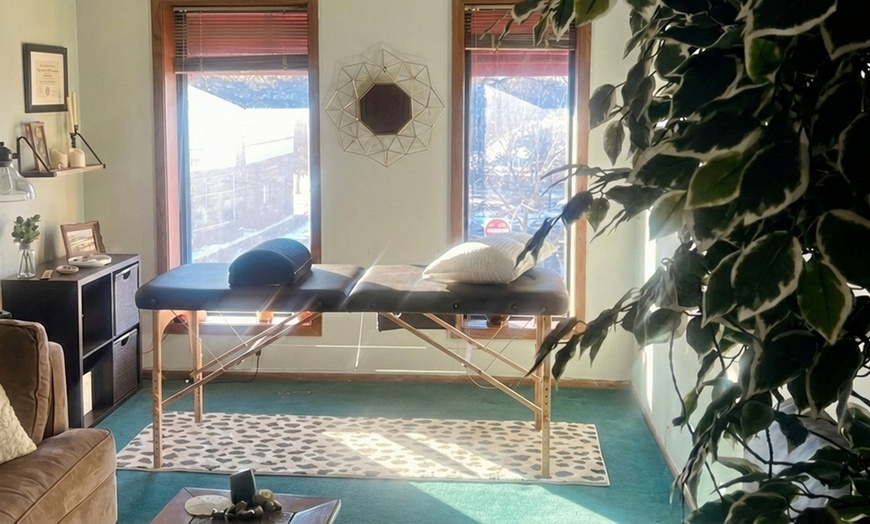 Image 2: Find your Balance with One 30 or 60-Minute Reiki Session
