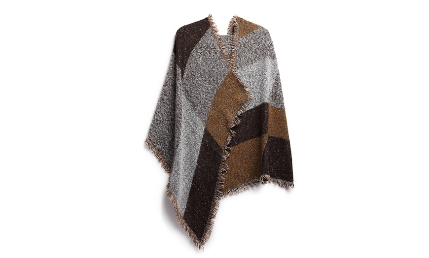 Image 7: Women's Extra Thick Knitted Plaid Scarf