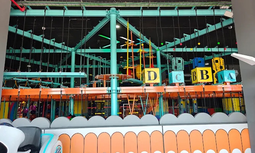 Image 1: 1 hora de saltos en parque de colchonetas World Jump para 1 persona