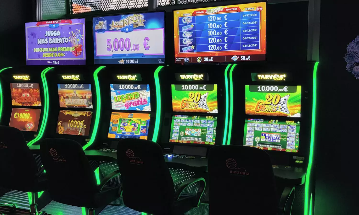 Cena en sala de bingo