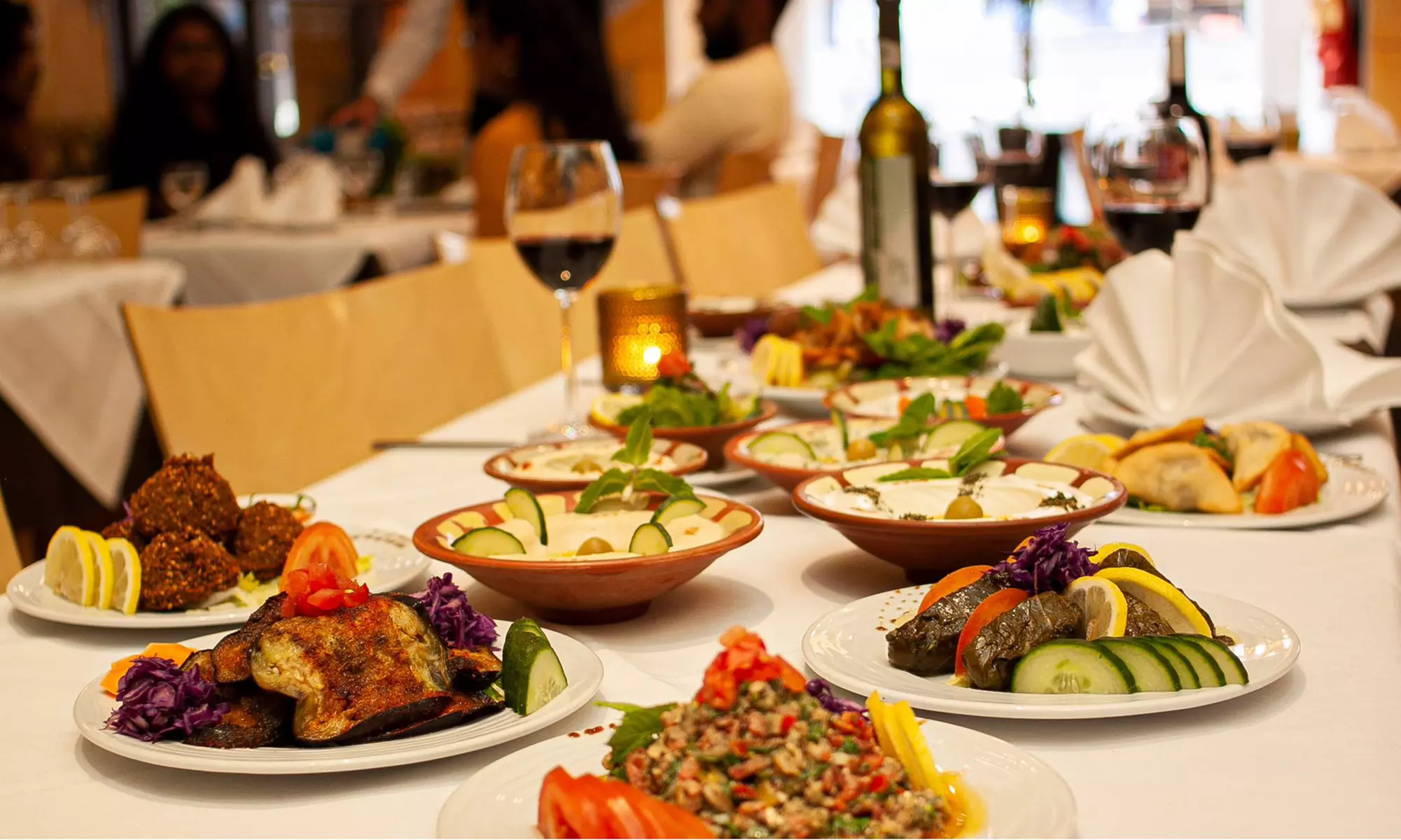 Libanesische Köstlichkeiten: Exklusives 3-Gänge-Menü für 2-4 Personen