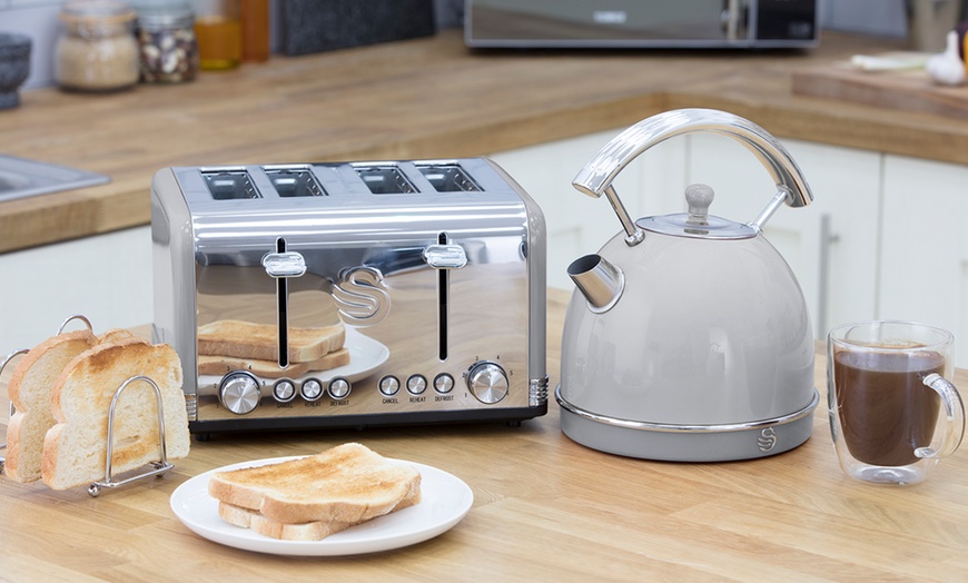 Image 14: Swan Retro Kettle and Toaster Set