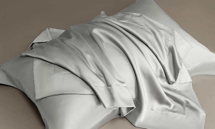 Image 5: Silken Sleep Class A TENCEL Lyocell Pillowcase Duo