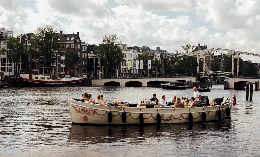 Image 10: Boottocht in Amsterdam met open bar en onbeperkt cocktails