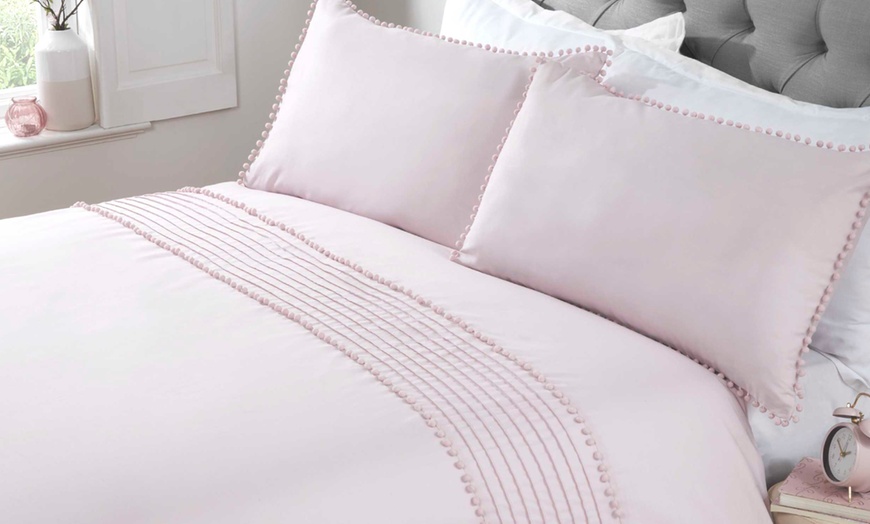 Image 1: Pom Pom Duvet Set