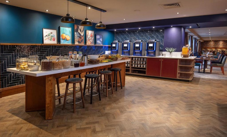 Image 10: Winchester: 4* Classic Double Room Stay with Breakfast