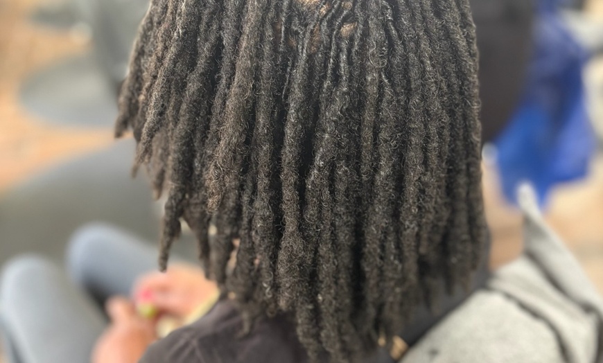 Image 3: Refresh with Shampoo, Retwist with Conditioner and Styling as Optional