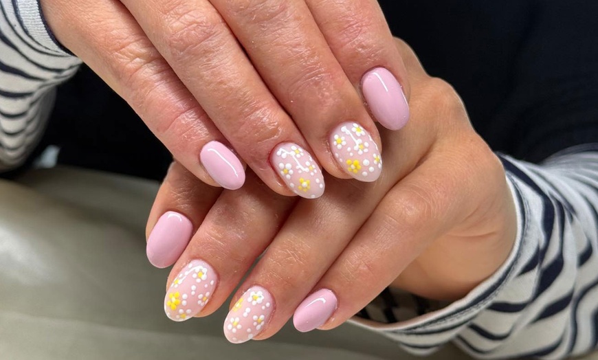 Image 2: Session beauté des mains et / ou pieds avec Célia Galaxie Nails