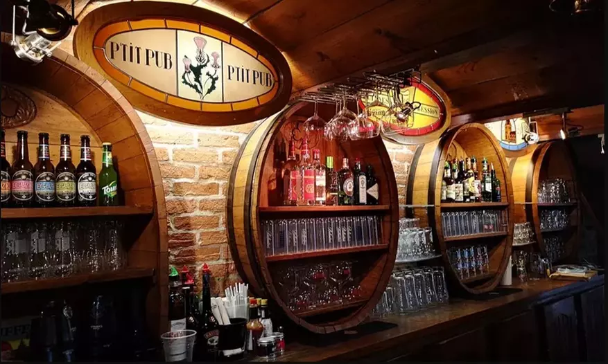 Se régaler en toute convivialité : menu plat et dessert au P'tit Pub