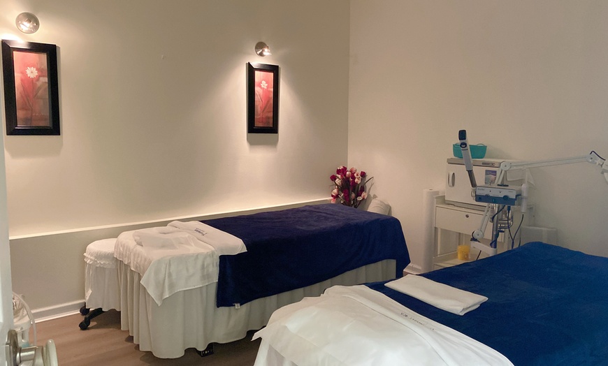 Image 3: Relax with Body Massages, Spa Packages or Reflexology for One or Couples at Ravissanics Beauty Spa