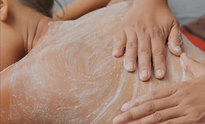 Image 5: 30-Minute Body Scrub w/ Optional Signature or Deluxe Hydrating Facial