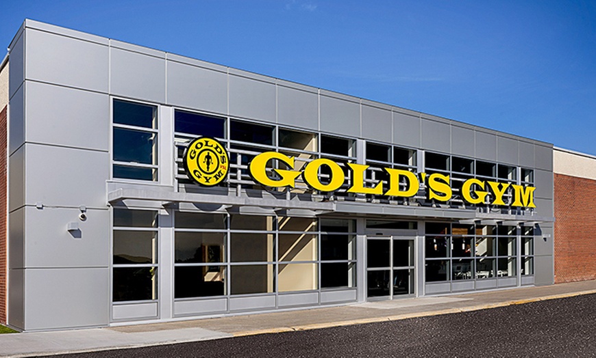 Image 2: Gold's Gym Membership