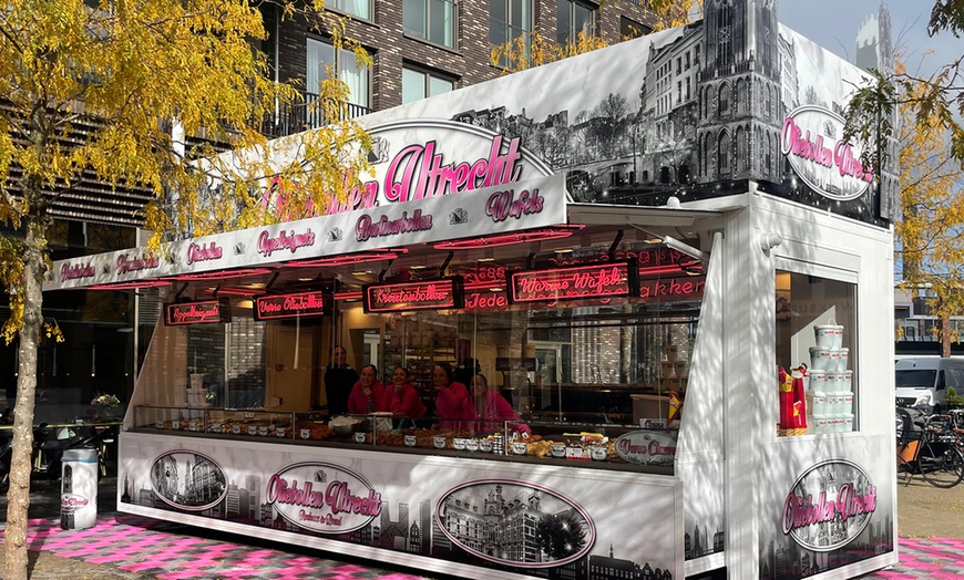 Image 8: Vier de feestdagen met oliebollen in het stadscentrum van Utrecht