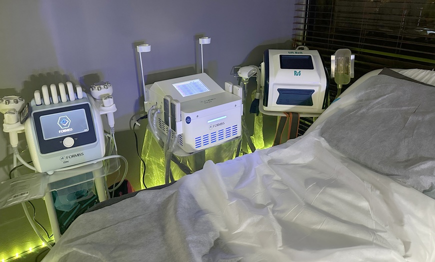 Image 1: Revitalize Your Body with Cryotherapy and EMS for Ultimate Recovery
